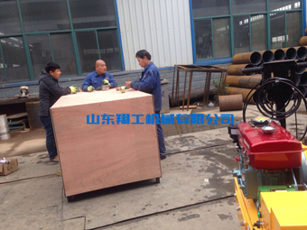山東翔工機械小型壓路機發(fā)貨現(xiàn)場忙！