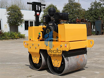 使用小型壓路機(jī)碾壓路基有哪些要求呢？