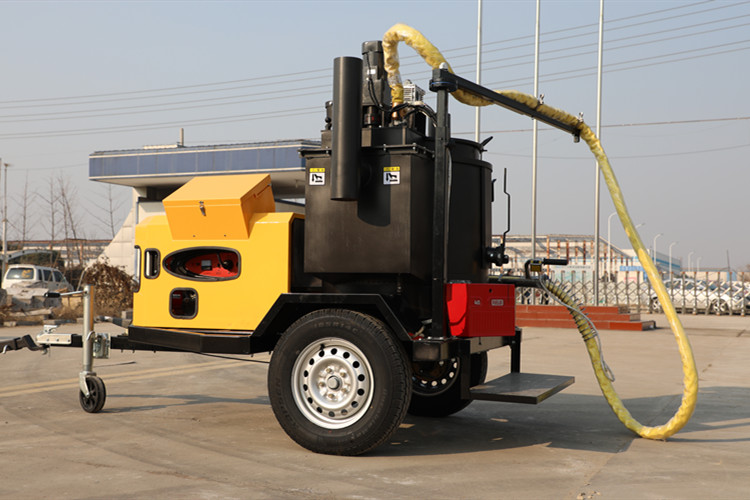 200升拖掛式瀝青灌縫機轉(zhuǎn)場需要注意哪些問題？