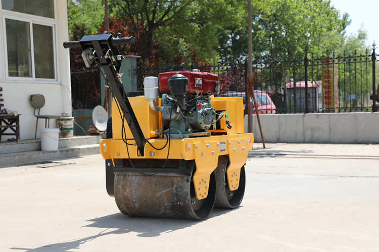 為什么小型壓路機會漏油？該如何解決？