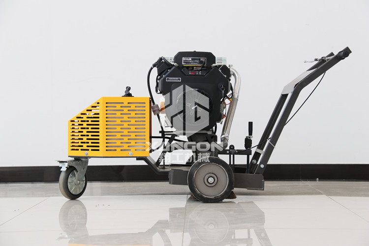 防護工作不可少，路面開槽機使用安全記心上