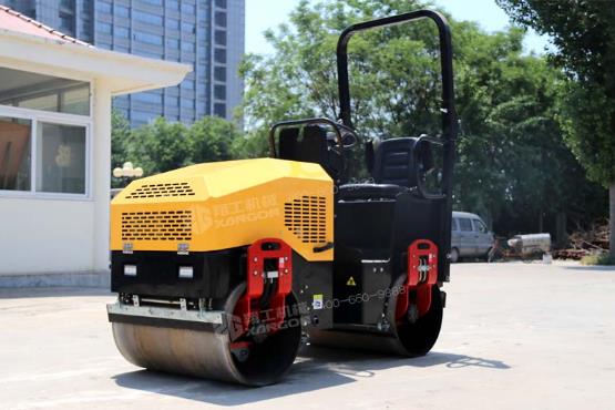 小壓路機兩種動力需求選擇，狹小的面積也可以