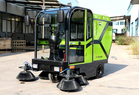 電動(dòng)掃地車挑花眼了？看這里